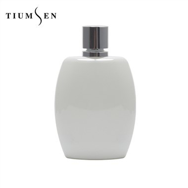 Kvinners parfyme hvit flaske